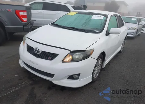 2010 Toyota Corolla S z USA, uszkodzony, nr VIN 2T1BU4EE7AC497550